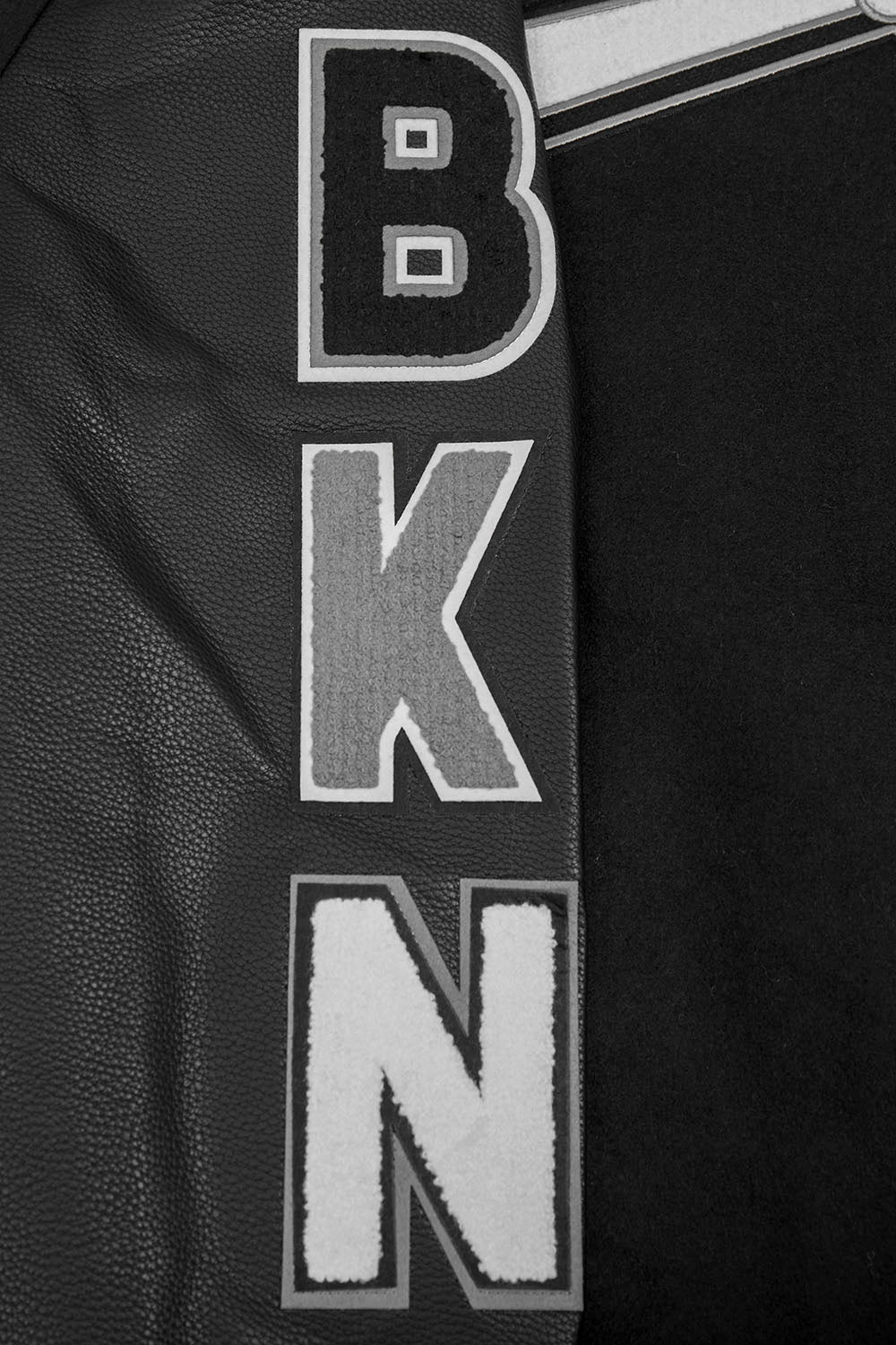 NBA BROOKLYN NETS SCRIPT TAIL MEN'S RIB WOOL VARSITY (BLACK/GRAY) – Pro ...