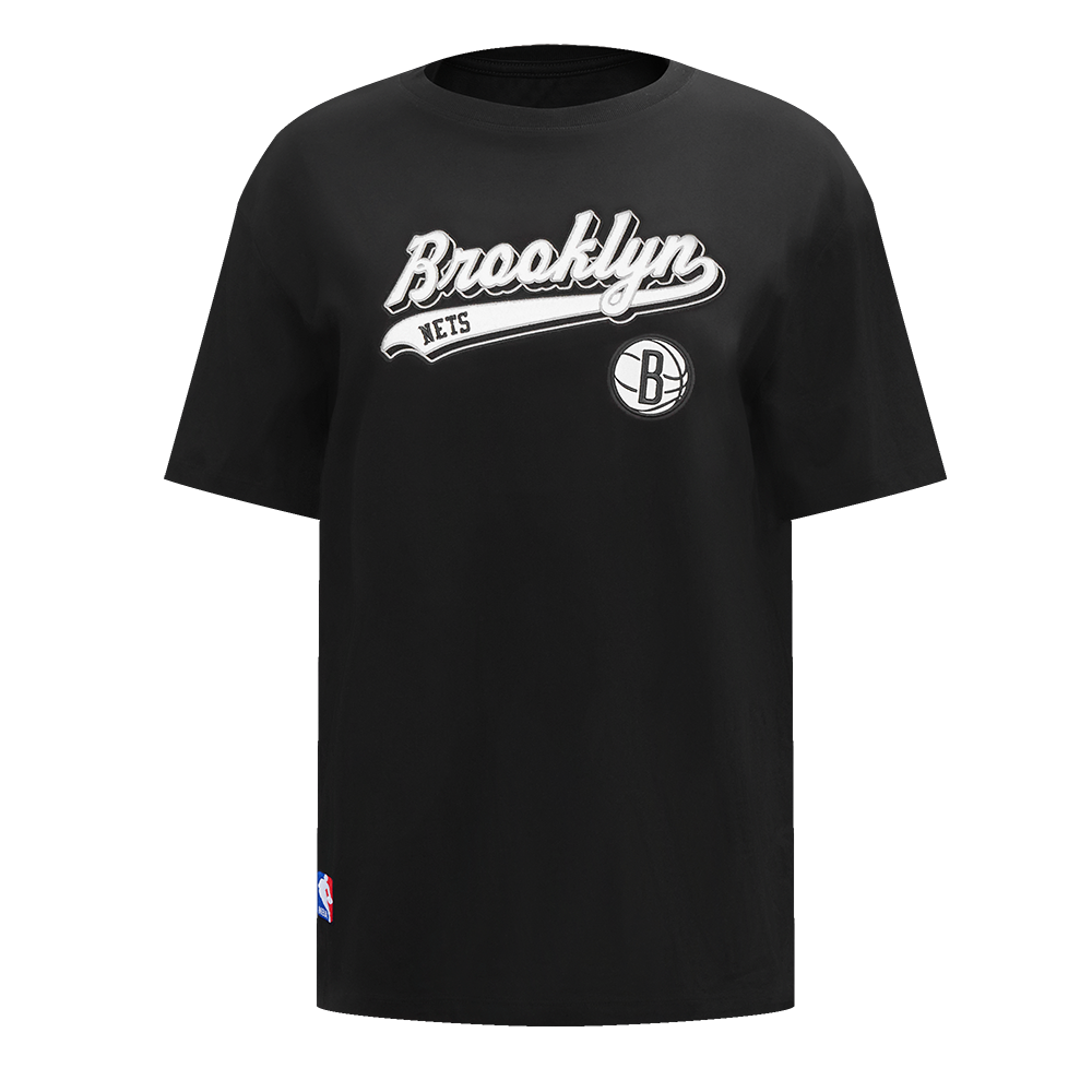 NBA BROOKLYN NETS SCRIPT TAIL WOMEN'S BOYFRIEND TEE (BLACK) – Pro Standard