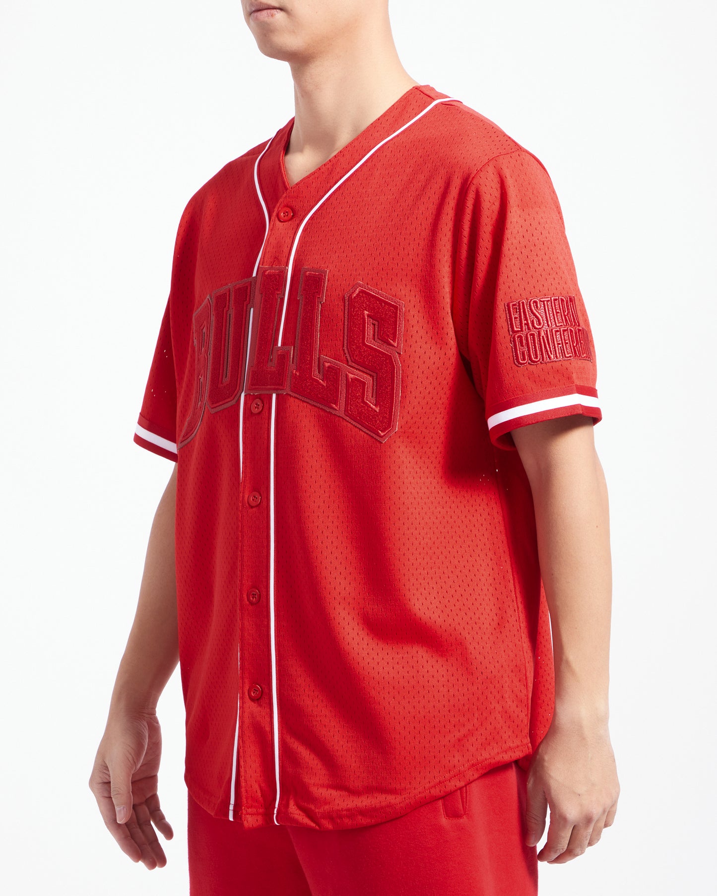 NBA CHICAGO BULLS TRIPLE TONAL MESH BUTTON DOWN SHIRT (RED)