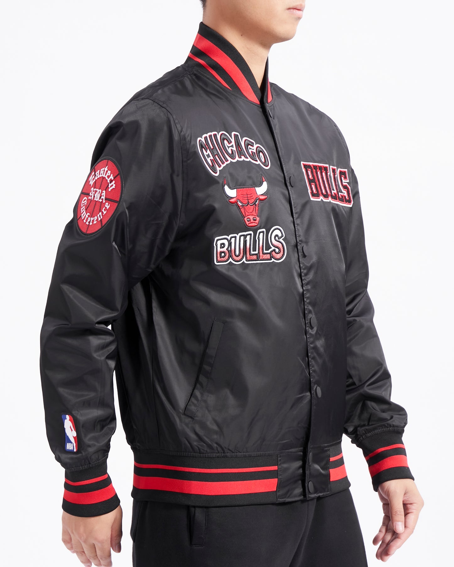 NBA CHICAGO BULLS TURN IT UP MEN'S RIB SATIN JACKET (BLACK/RED/BLACK)