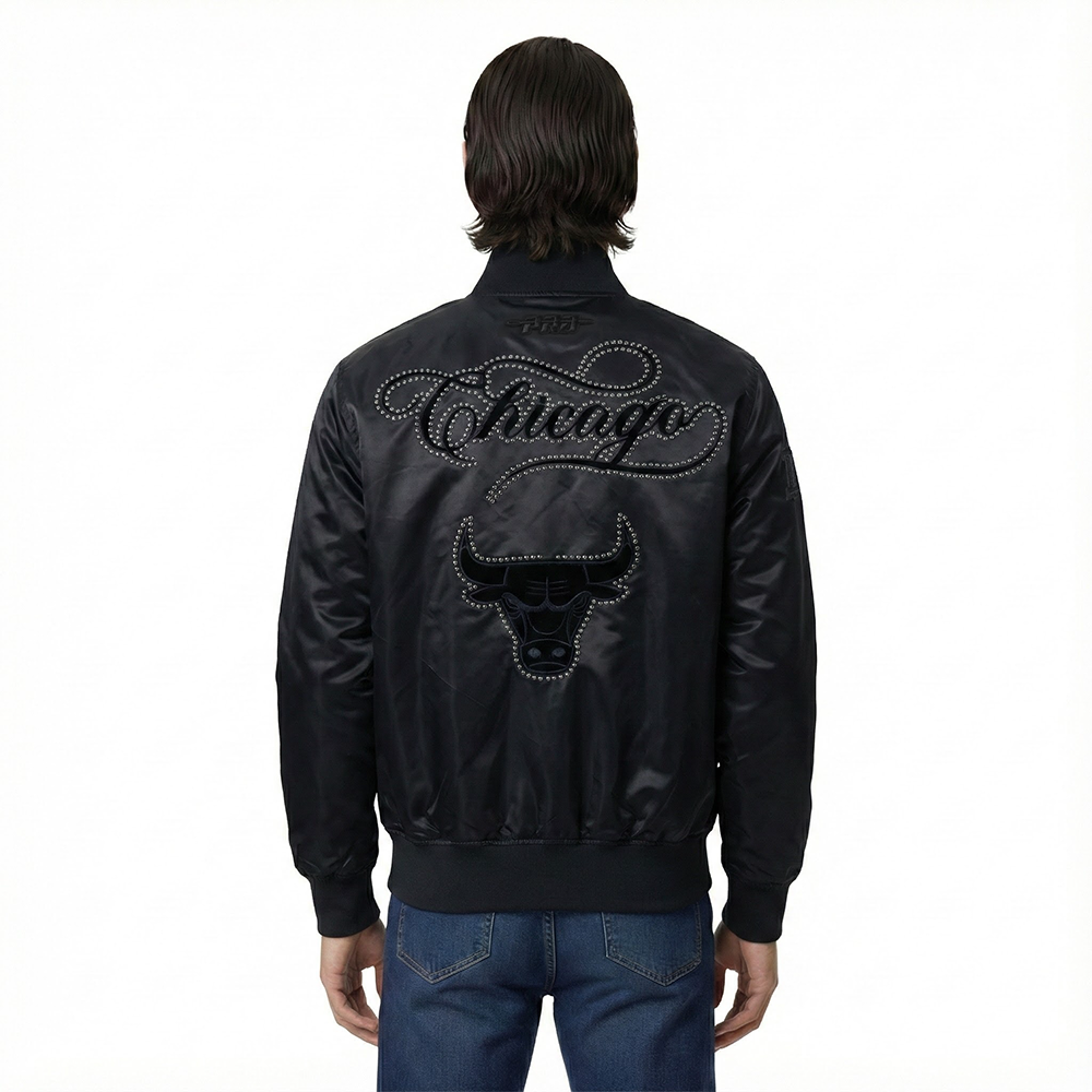 NBA CHICAGO BULLS BLACKOUT MEN'S SATIN JACKET (BLACK)
