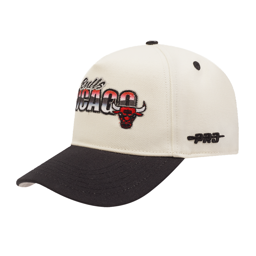 NBA CHICAGO BULLS CHROME MEN'S PINCH FRONT SNAPBACK HAT (EGGSHELL/ BLACK)