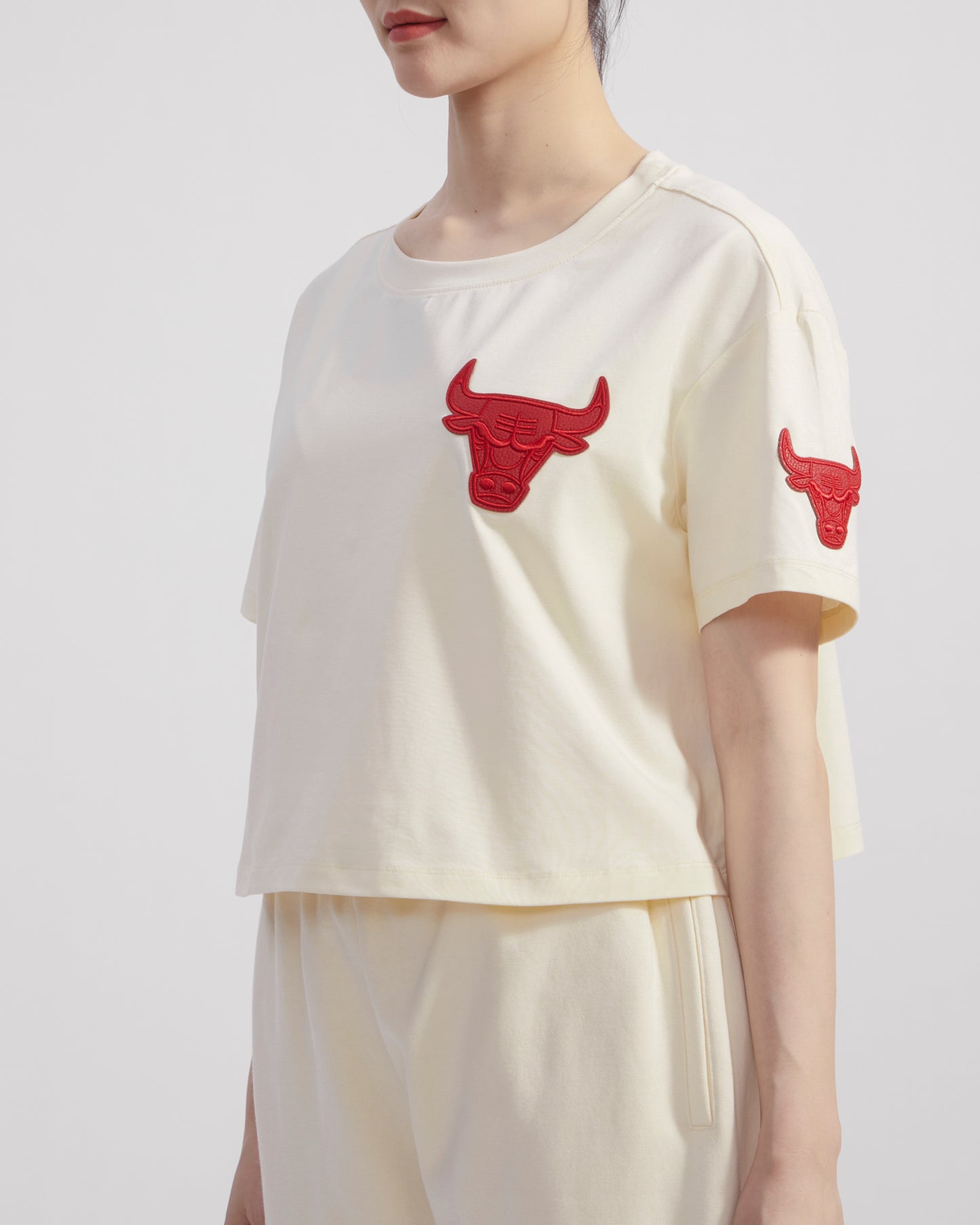 NBA CHICAGO BULLS TRIPLE TONAL SJ BOXY TEE (EGGSHELL)