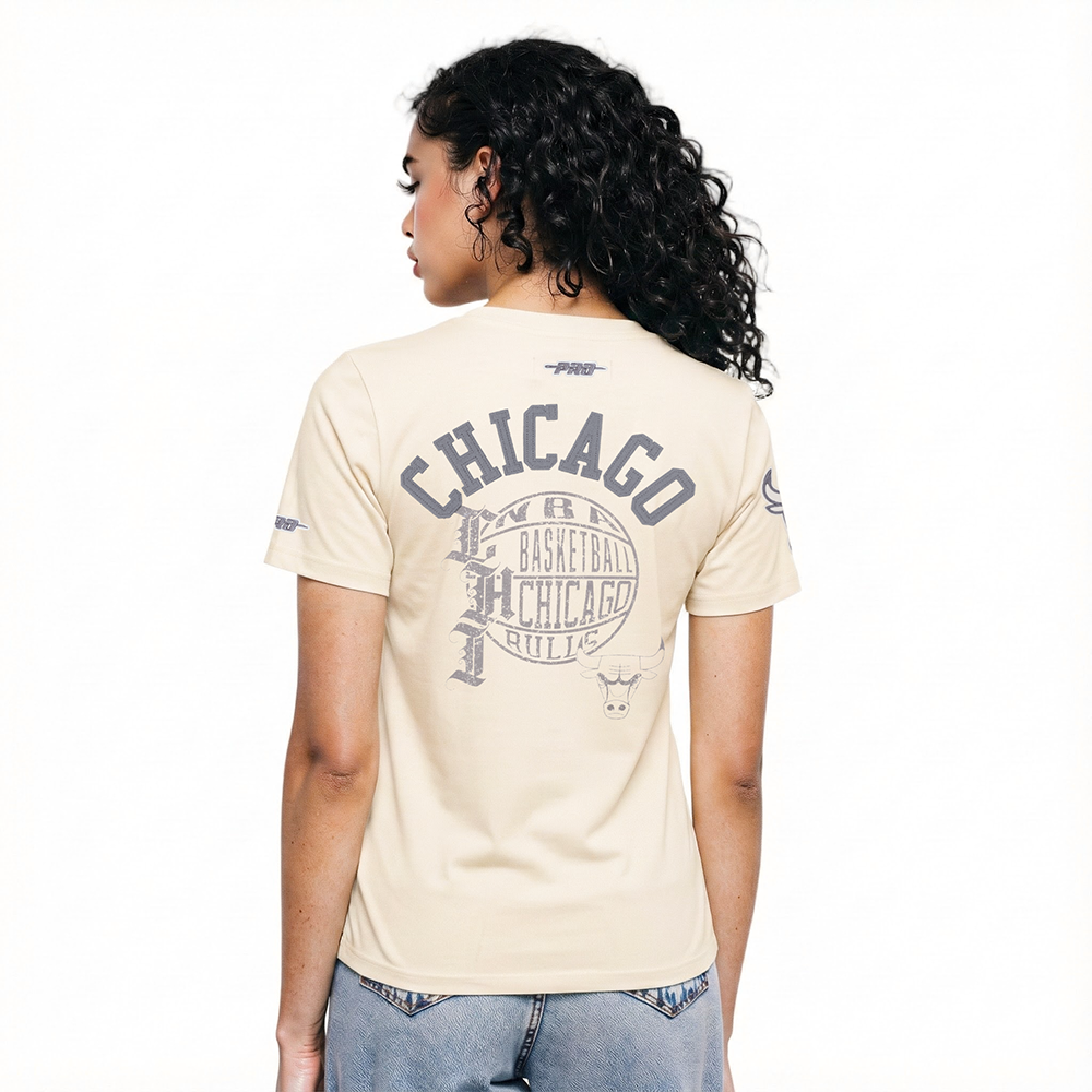 NBA CHICAGO BULLS STREET TEAM WOMEN'S SJ SLIM FIT TEE (EGGSHELL)
