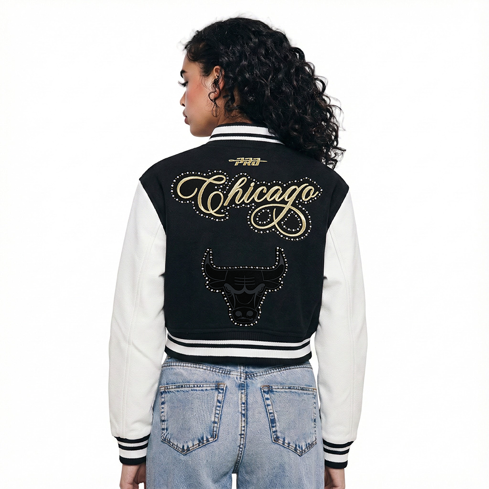 NBA CHICAGO BULLS RENEGADE WOMEN'S RIB CROPPED WOOL VARSITY JACKET (BLACK/WHITE)