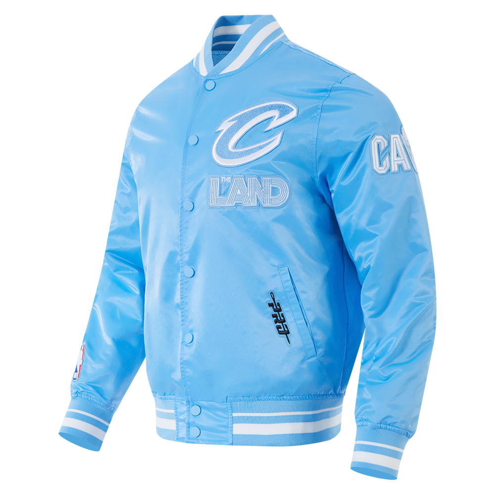 NBA CLEVELAND CAVALIERS CITY EDITION 24-25 MEN'S RIB SATIN JACKET (UNIVERSITY BLUE)