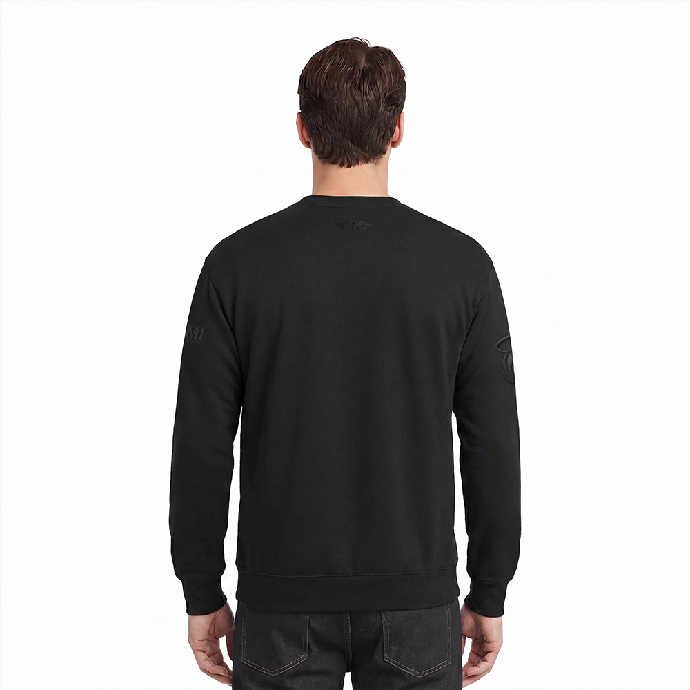 BMH558735-BLK-MODEL-2