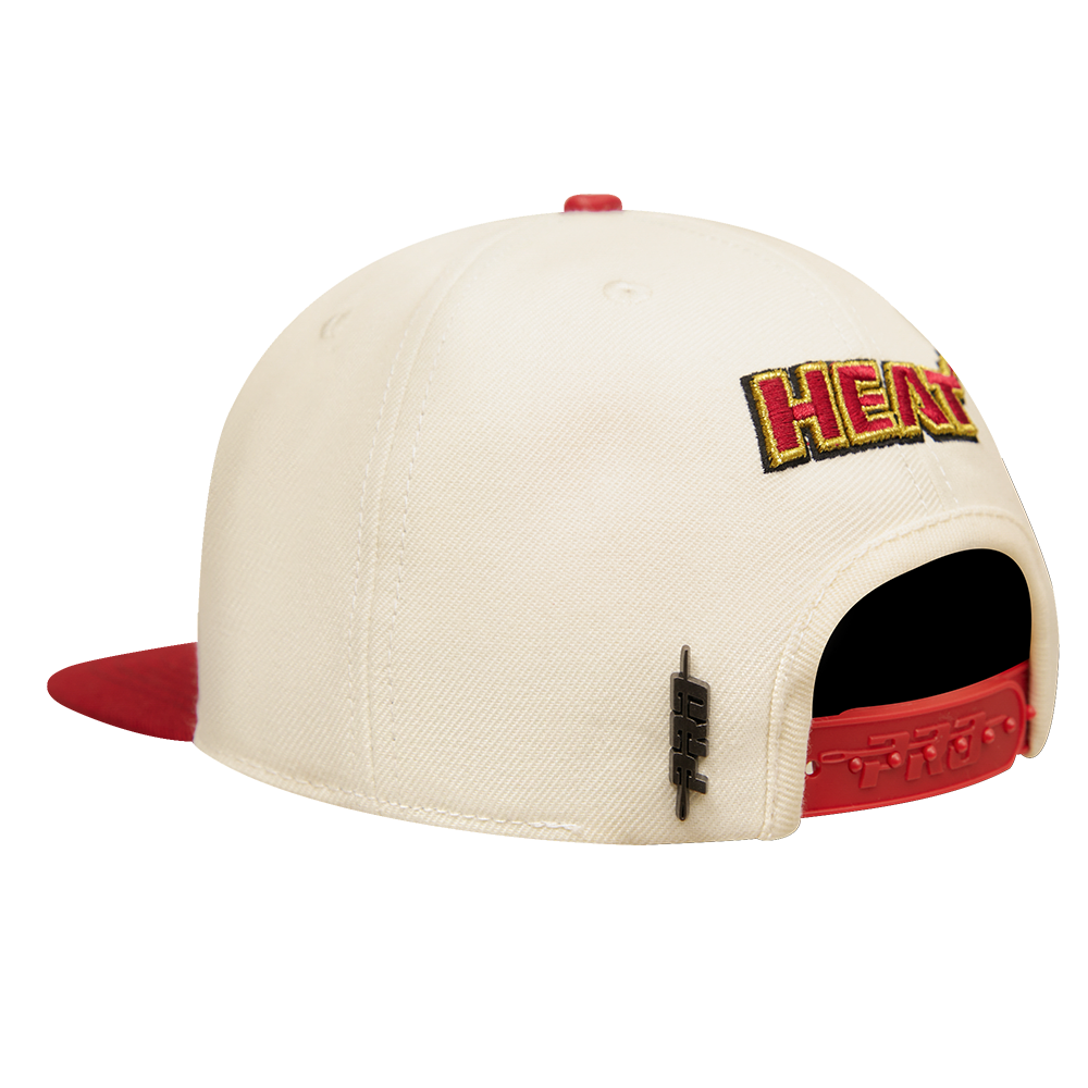 Pro Standard Texas Rangers Retro Snapback Hat - Eggshell