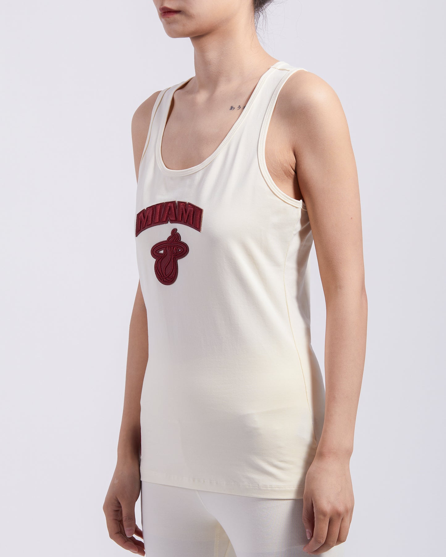 NBA MIAMI HEAT TRIPLE TONAL RELAXED FIT RACERBACK (EGGSHELL)
