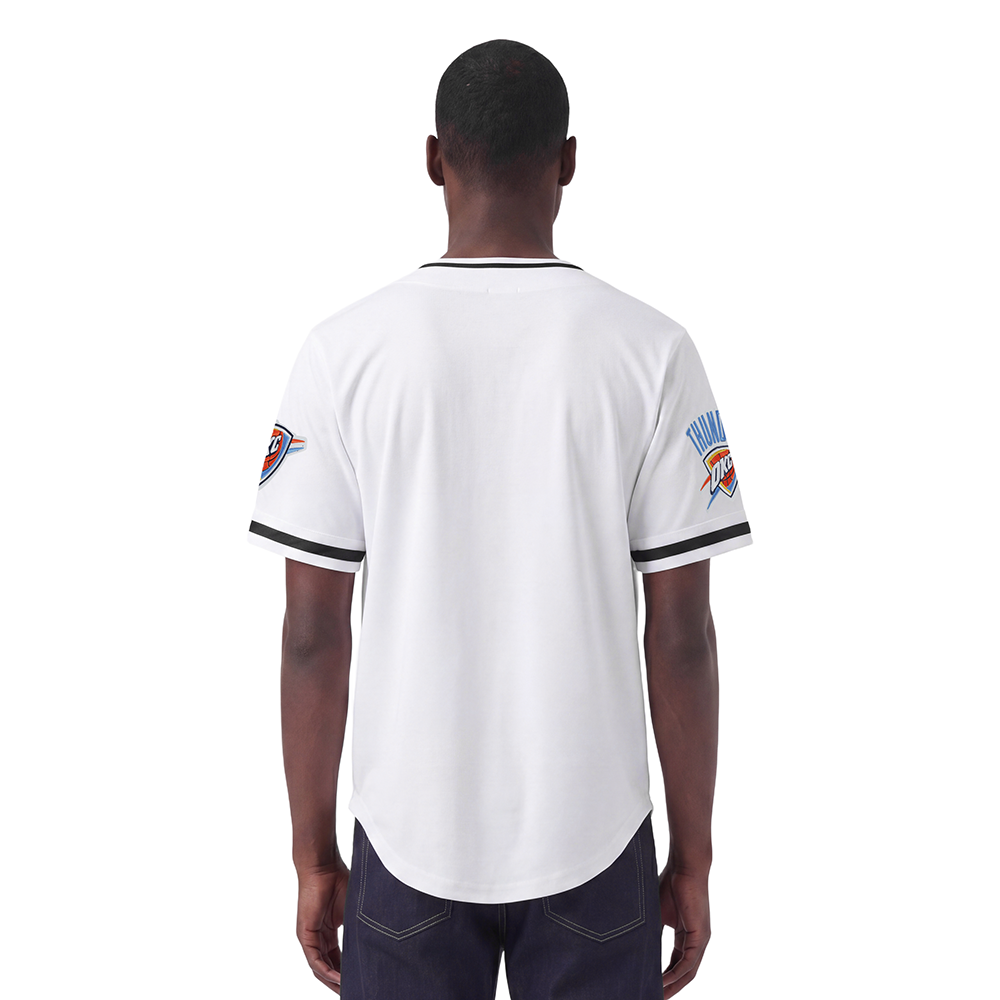 BOT152769-WHT-MODEL-2