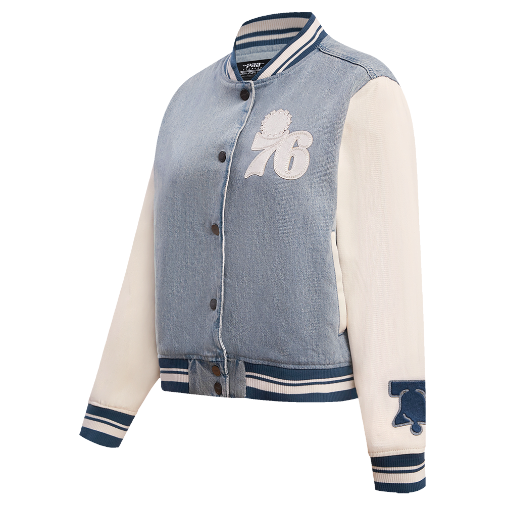 NBA PHILADELPHIA 76ERS VARSITY BLUES WOMEN'S DENIM VARSITY JACKET (DENIM/LINEN)