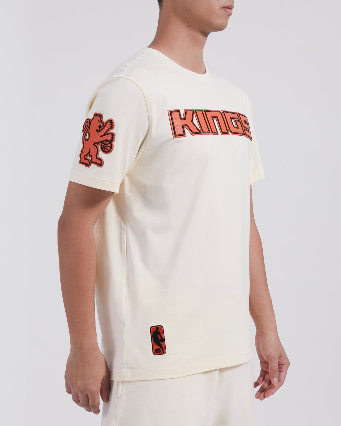 NBA SACRAMENTO KINGS NBA TONAL MEN'S SJ TEE (EGGSHELL)