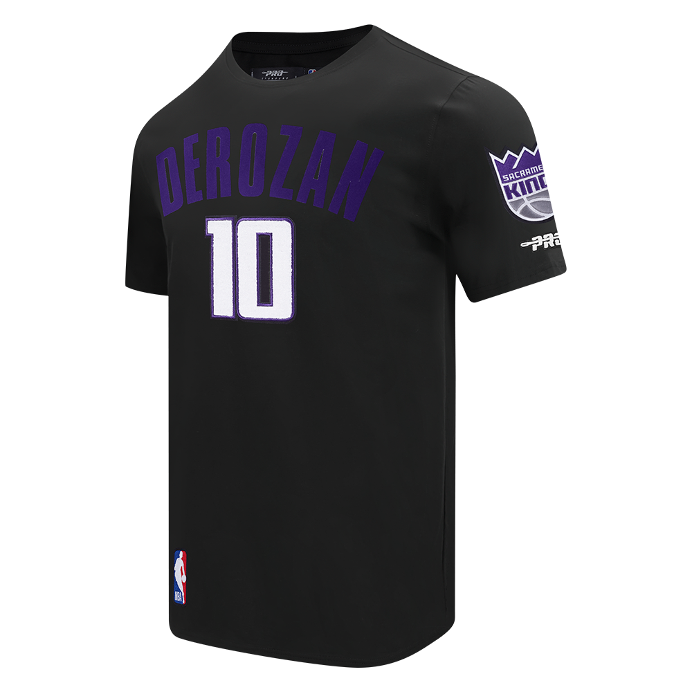 NBA SACRAMENTO KINGS DEMAR DEROZAN #10 CLASSIC PNN MEN'S SJ TEE (BLACK)