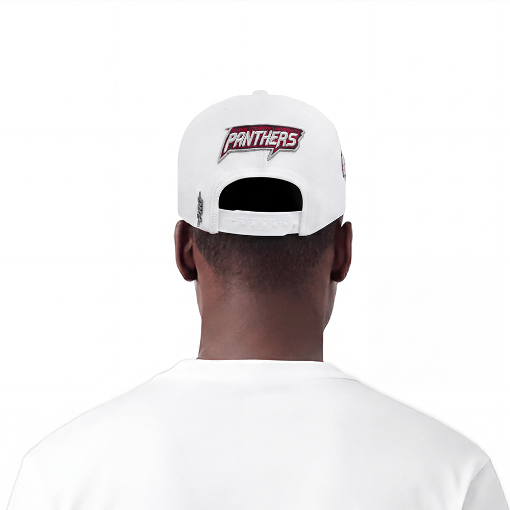 CCK770046-WHT-MODEL-2