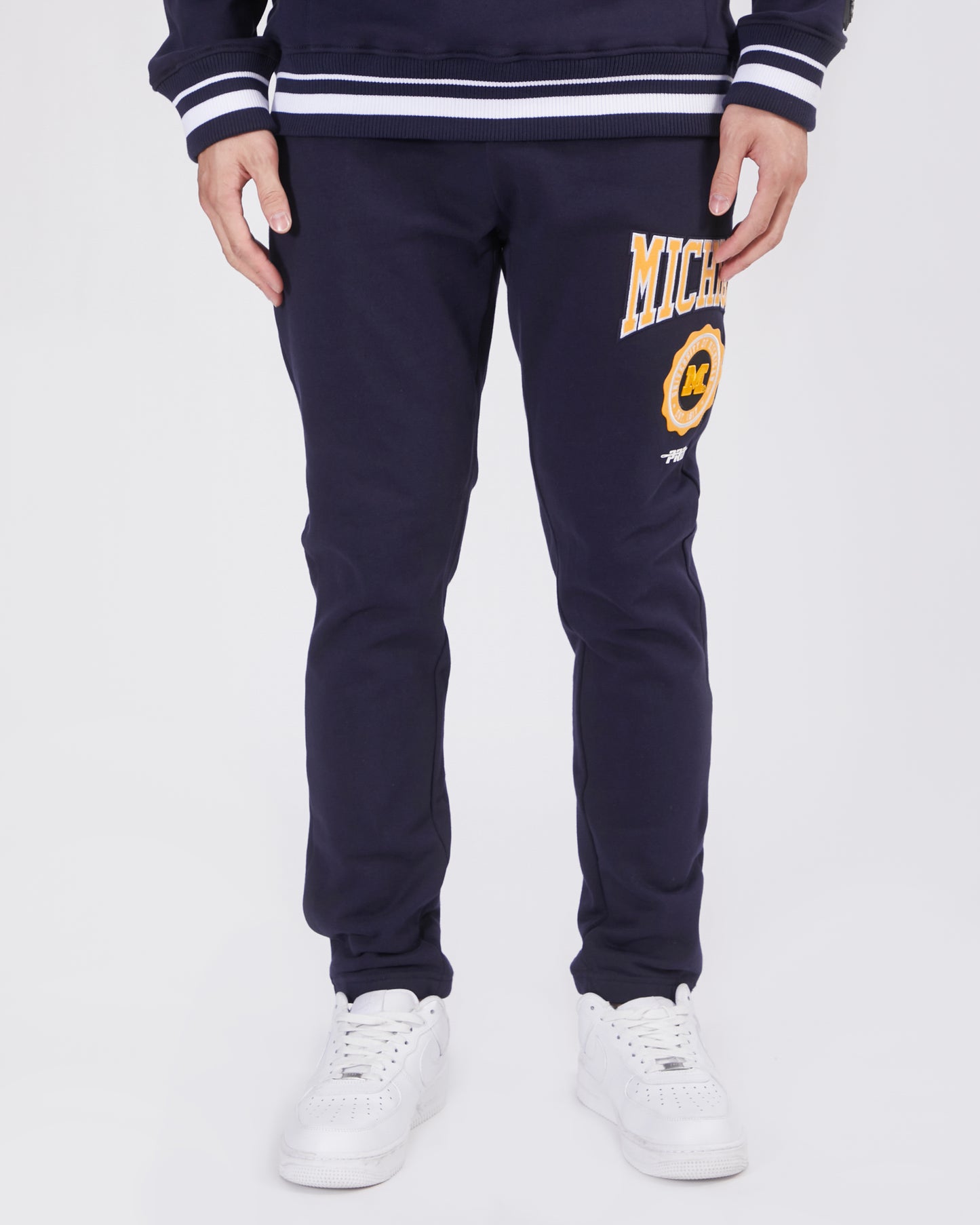 COLLEGE UNIVERSITY OF MICHIGAN CREST EMBLEM MEN'S RIB FLC SWEATPANT (MIDNIGHT NAVY)