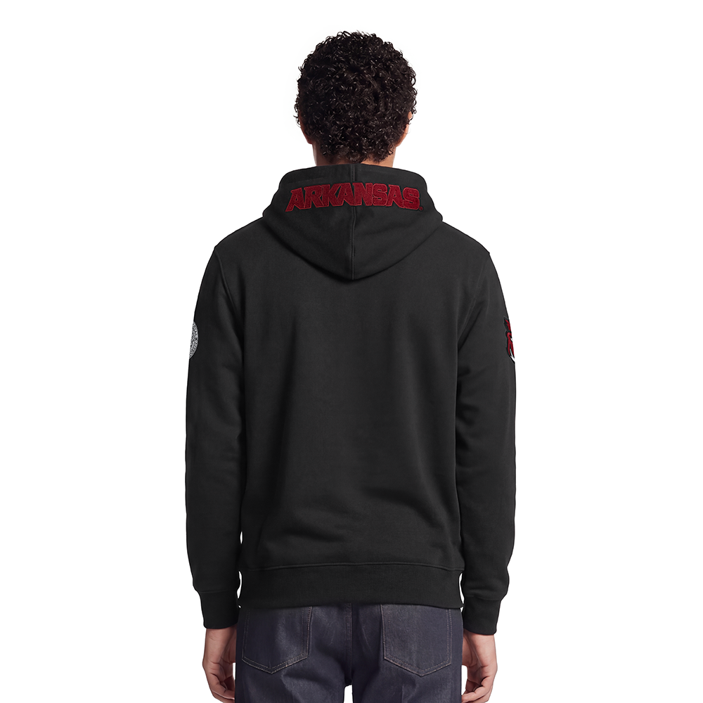 CUR570686-BLK-MODEL-2