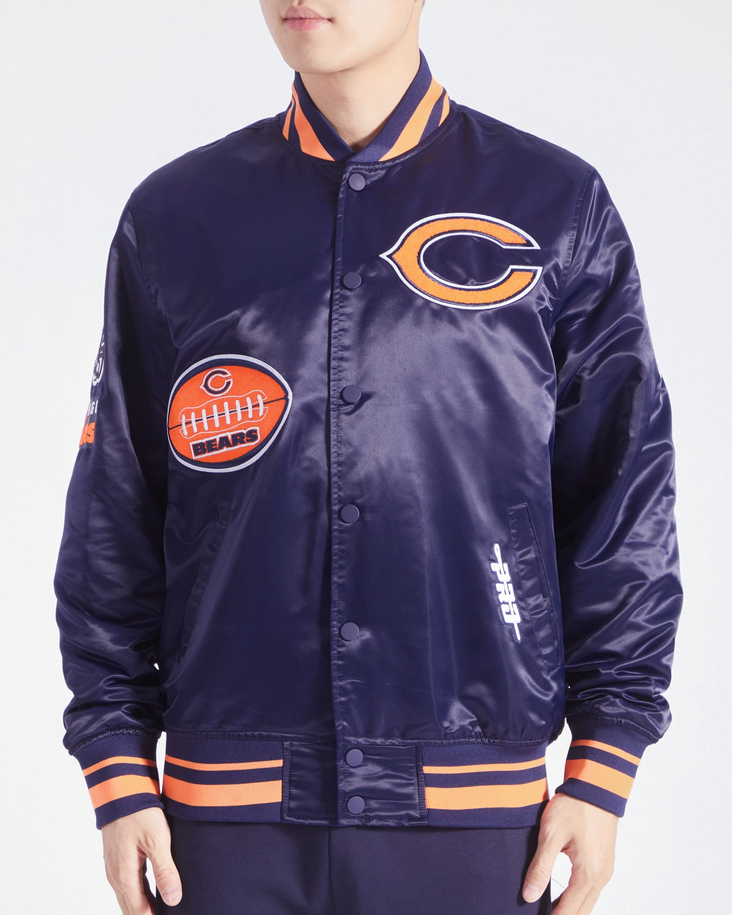 NFL CHICAGO BEARS OLD ENGLISH MEN'S RIB SATIN JACKET (MIDNIGHT NAVY/ORANGE/MIDNIGHT NAVY)
