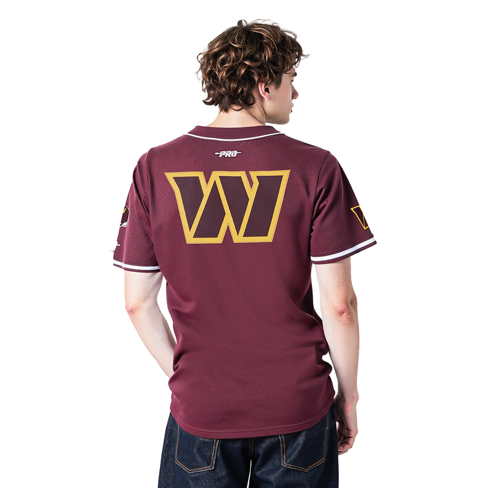 NFL WASHINGTON COMMANDERS JAYDEN DANIELS #5 CLASSIC MESH PNN MEN'S MESH BUTTON DOWN SHIRT (WINE)