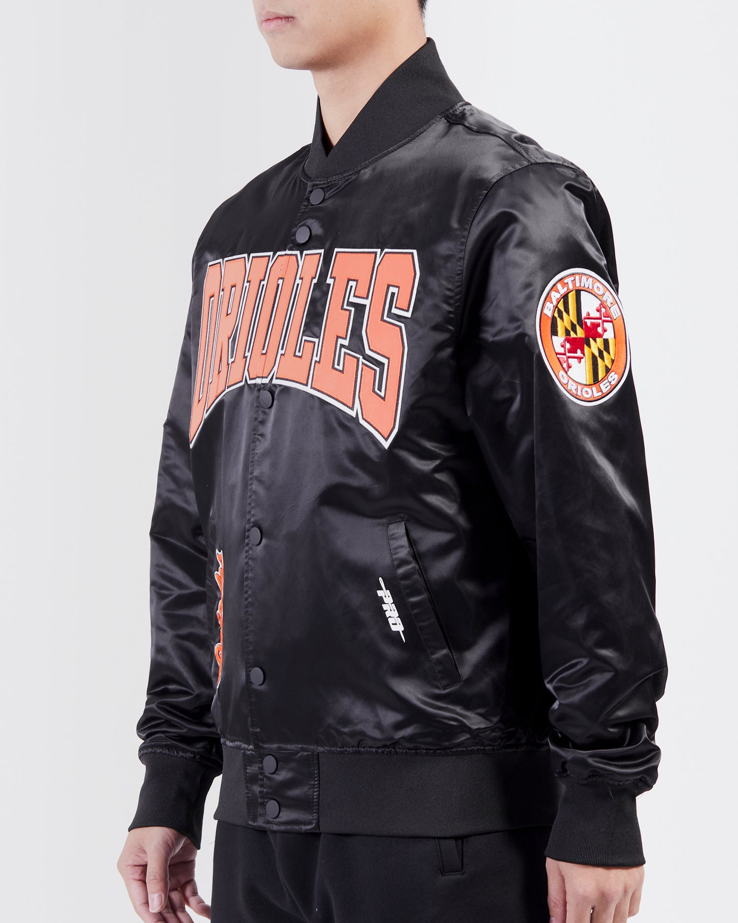 MLB BALTIMORE ORIOLES CREST EMBLEM SATIN JACKET (BLACK)