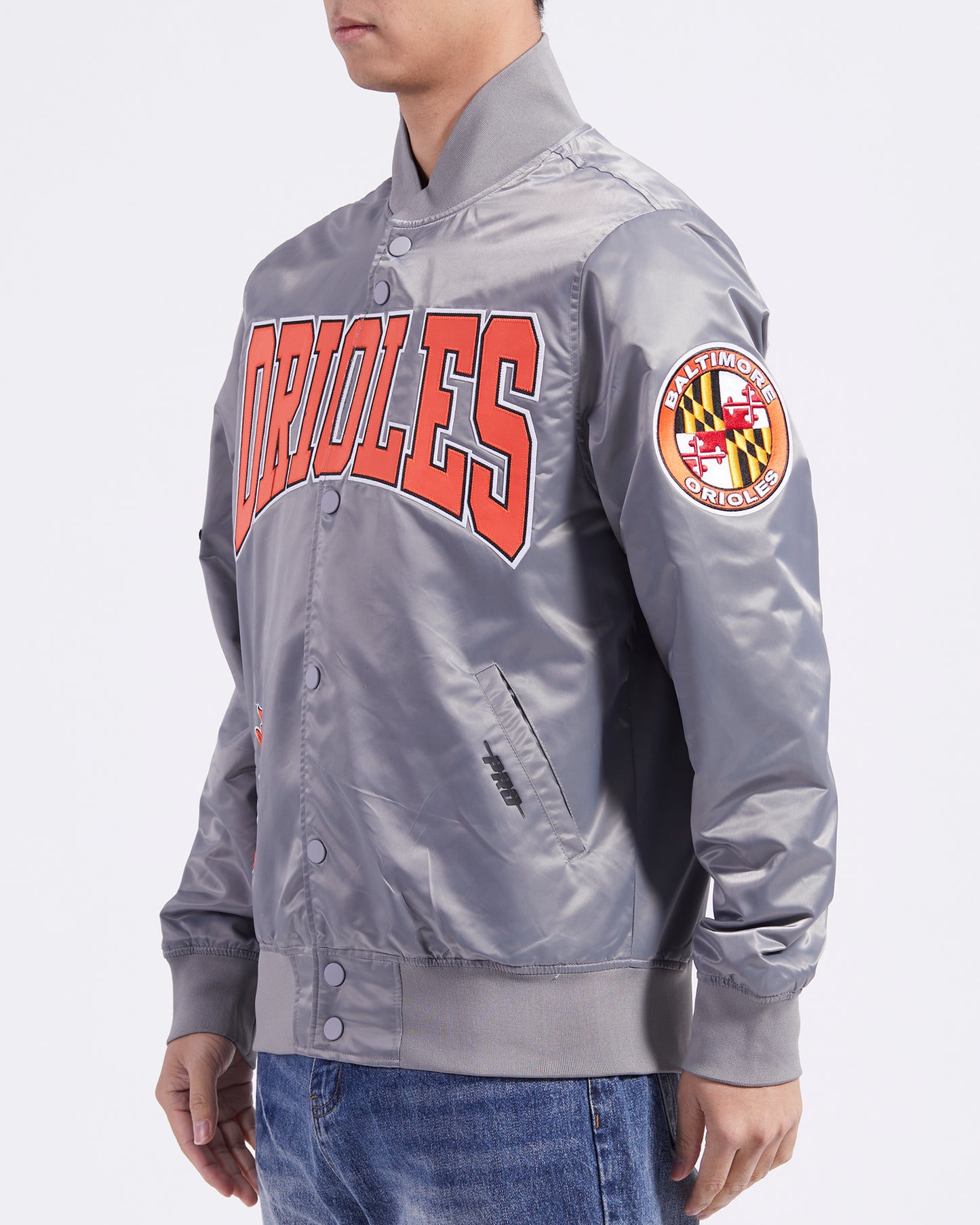MLB BALTIMORE ORIOLES CREST EMBLEM SATIN JACKET (GRAY)