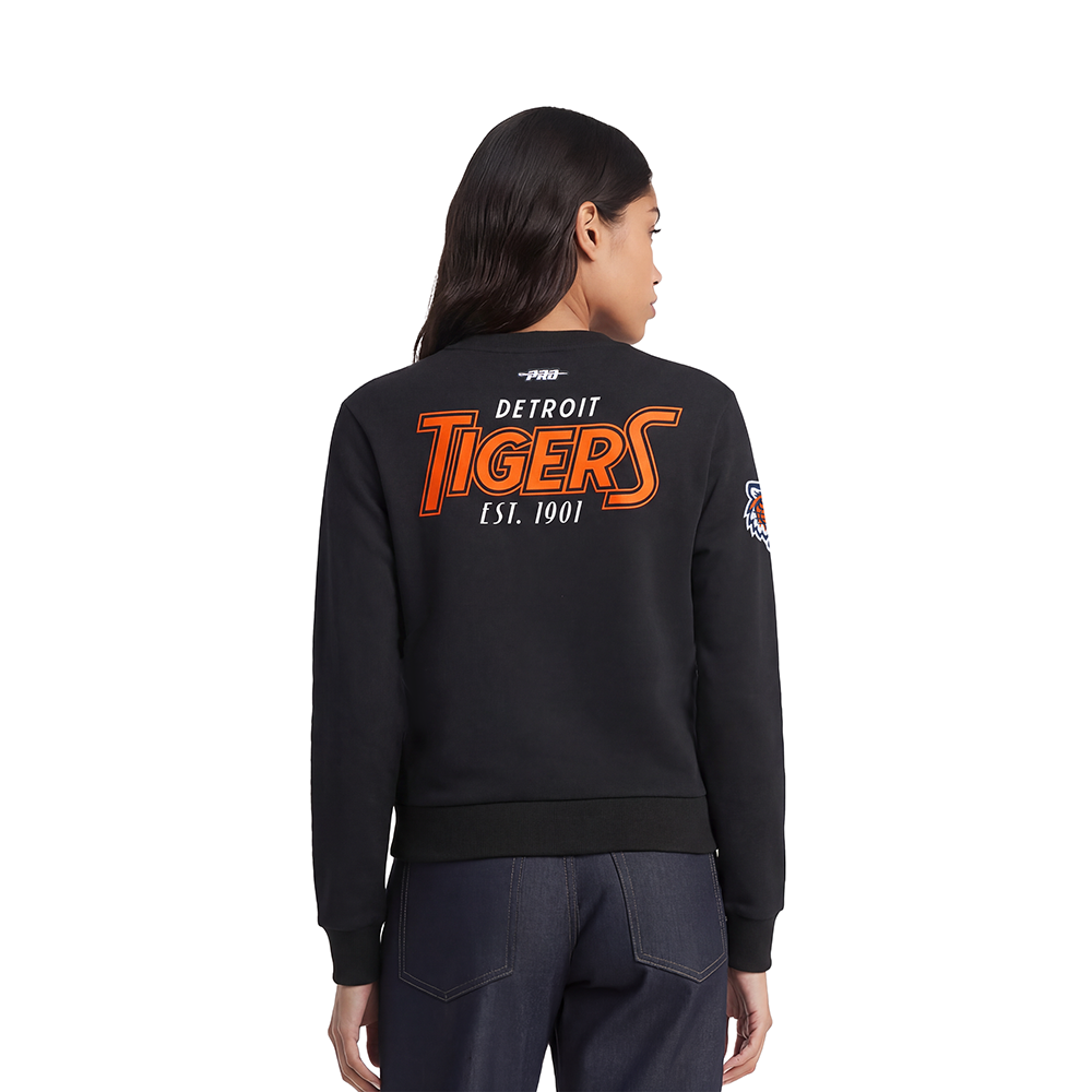 LDTC315752-BLK-MODEL-2