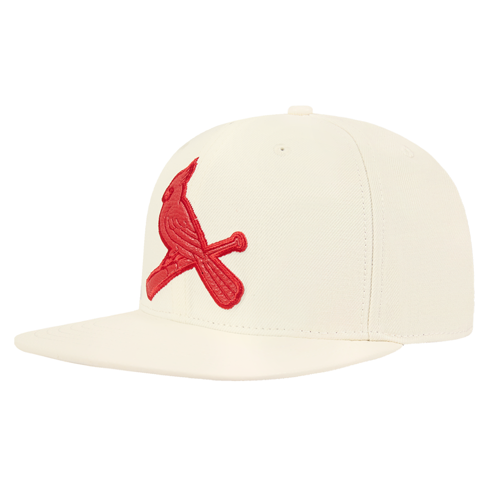 MLB ST. LOUIS CARDINALS TRIPLE TONAL PRIMARY LOGO STRAPBACK HAT (EGGSHELL)