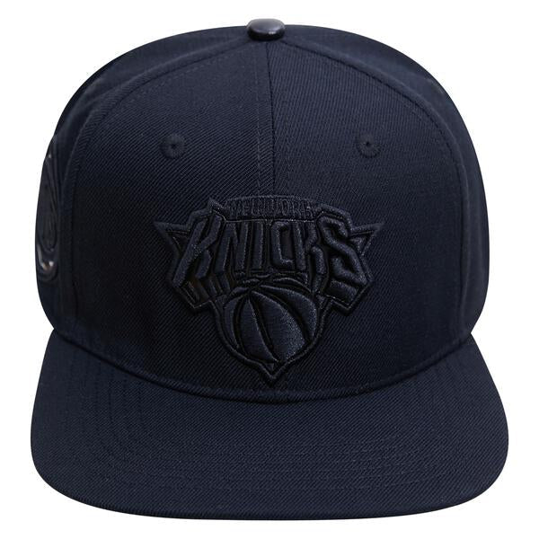 NBA NEW YORK KNICKS TRIPLE BLACK LOGO UNISEX SNAPBACK HAT (BLACK)
