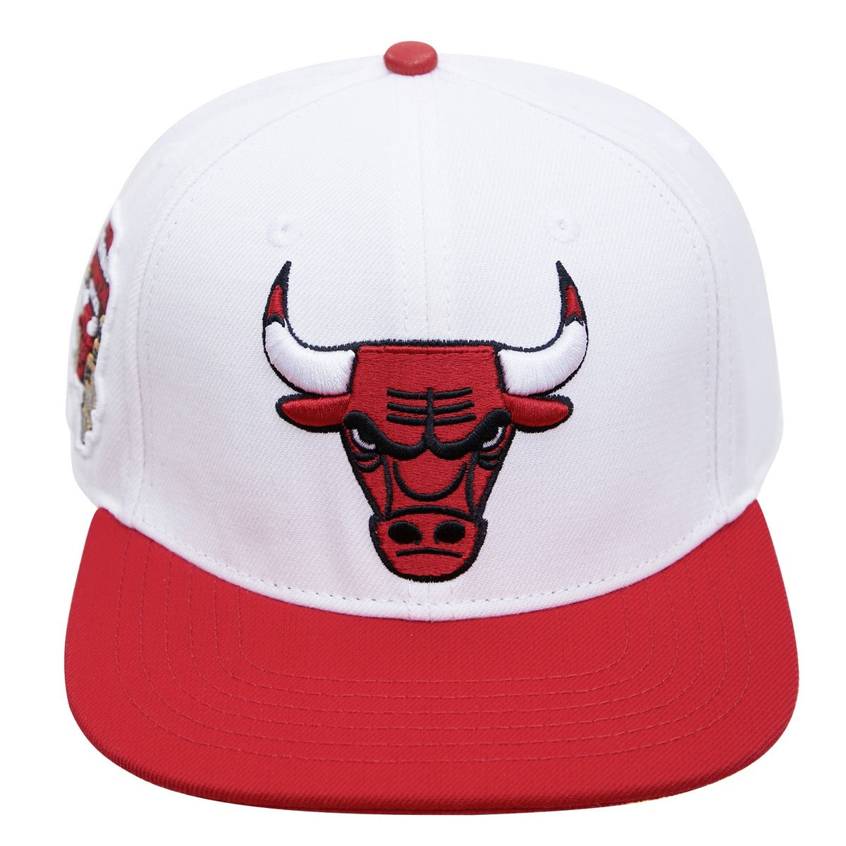NBA CHICAGO BULLS CLASSIC LOGO UNISEX SNAPBACK HAT (WHITE)