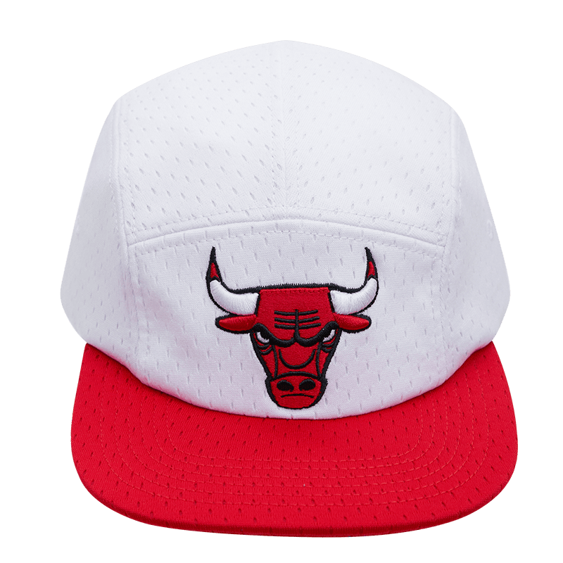 NBA CHICAGO BULLS LOGO MESH UNISEX 5 PANEL HAT (WHITE)
