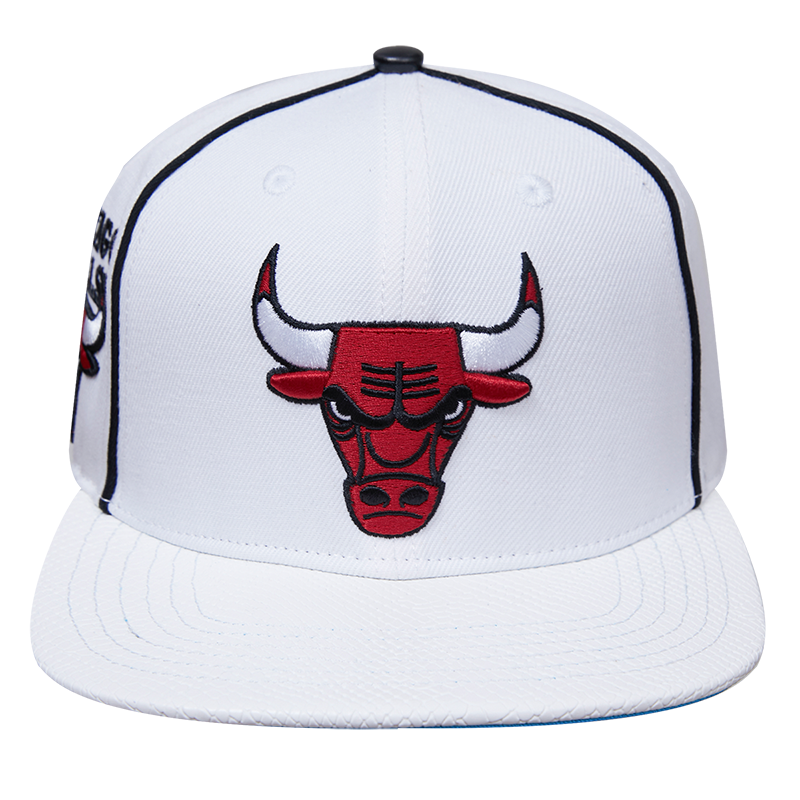 NBA CHICAGO BULLS 2 TONE LEATHER BRIM UNISEX SNAPBACK HAT WHITE