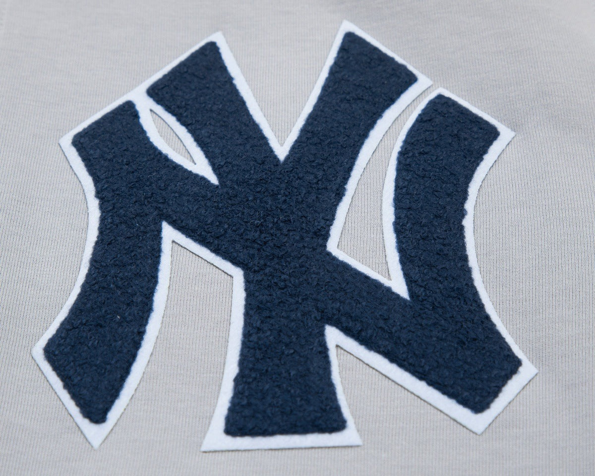 New era White Man Metallic New York Yankees Sweatshirt